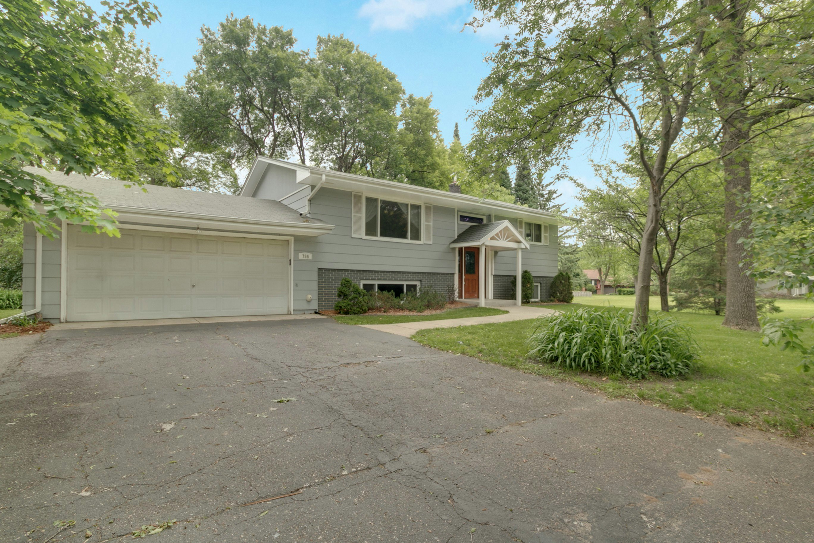 755 Tanglewood Drive, Shoreview, MN 55126, Presented by Joey Torkildson